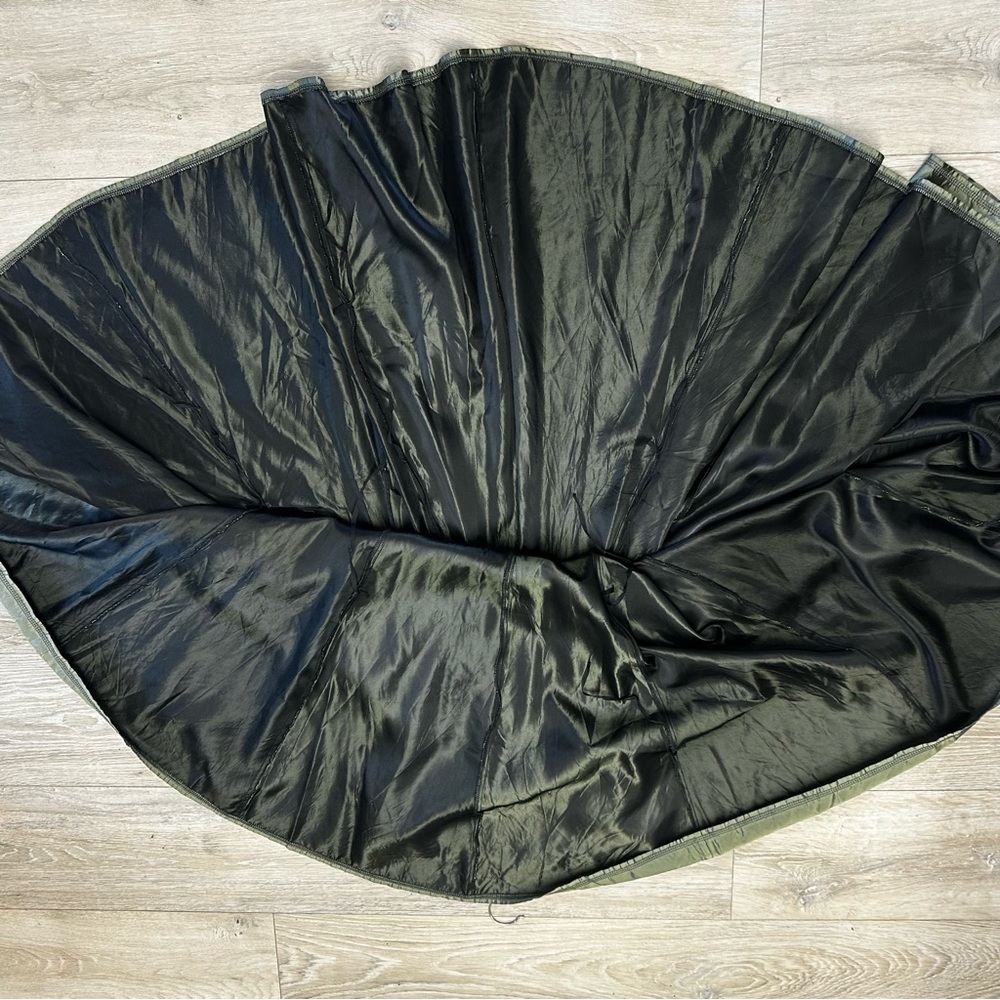 Vintage Magdalena California USA green satin skirt - Picture 8 of 8